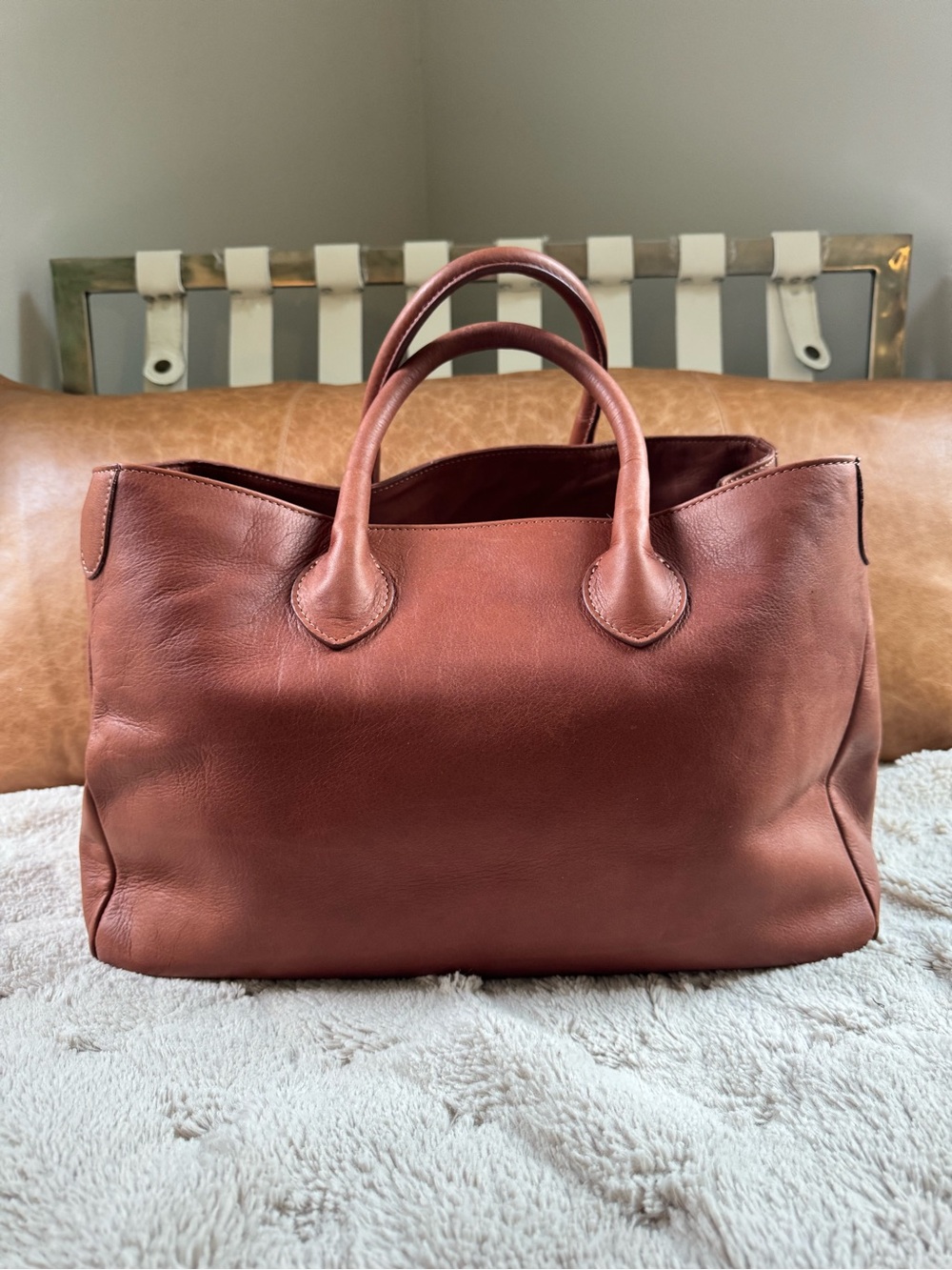 Mark & Graham ELISABETTA SLOUCH LEATHER HANDBAG in Hazelnut